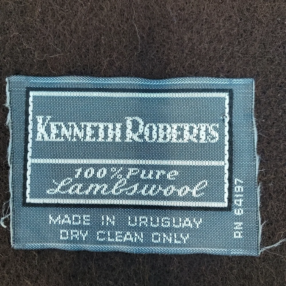 New with tags 100% lambswool chocolate brown scarf